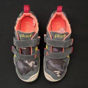 New Plae Ty Sneakers Size 1.5  (Raven/Camo)